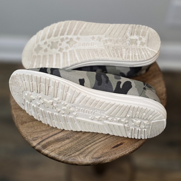 Hey Dude - Picture 6 of 7